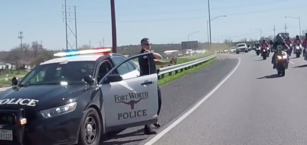 Image: Cop maces innocent bikers! (Video)