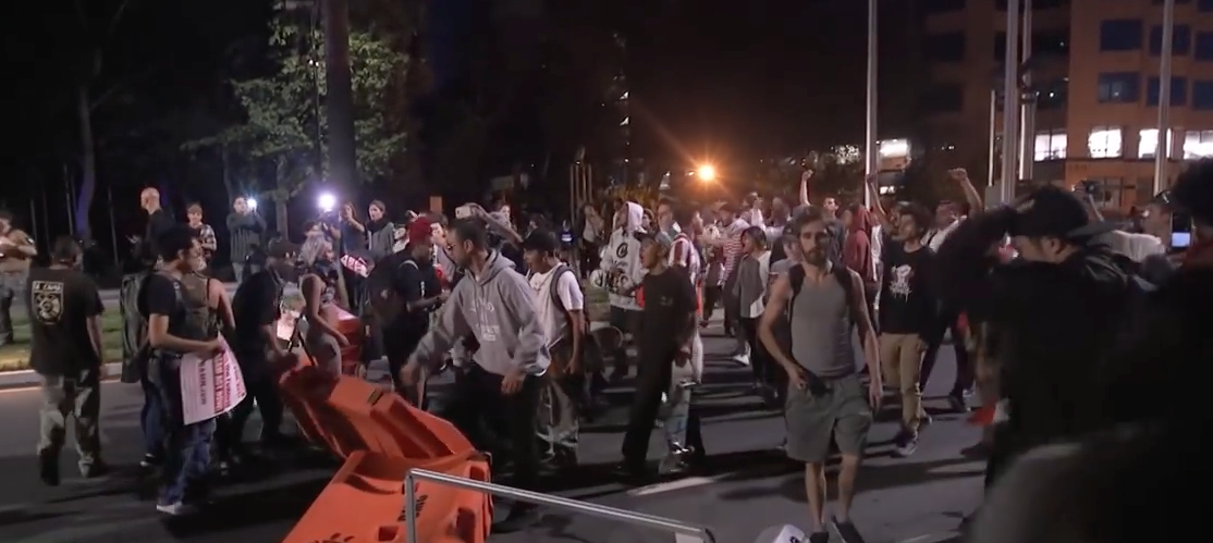 Image: Trump supporters and protesters clash as San Jose rally turns violent (Video)