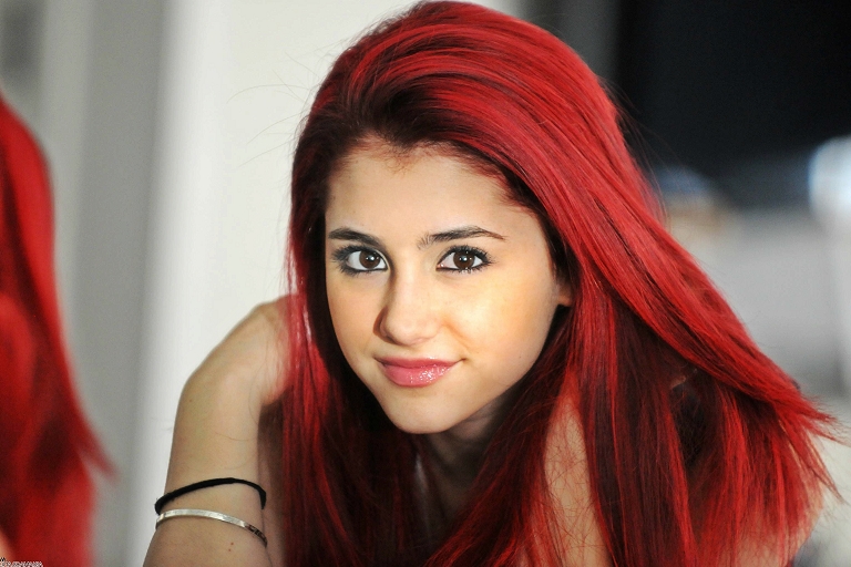 Image: Former Jihadist Explains Why Ariana Grande Was Targeted for Recent ISIS Attack (Video)