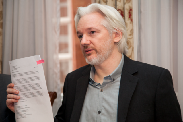 Image: ‘Sweden, UK lost’ Assange addresses supporters