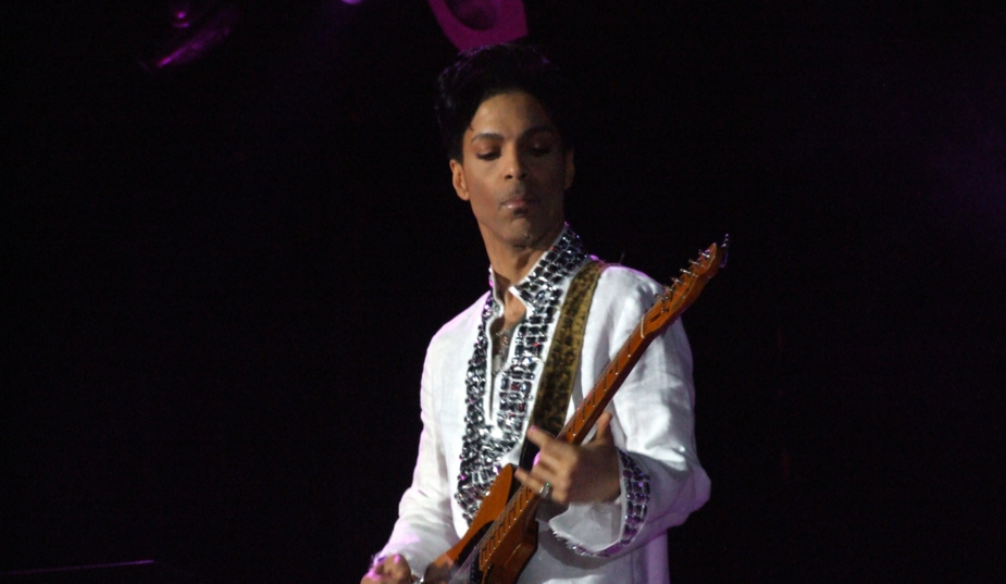 Image: Why over half of Prince’s estate will be confiscated by the government (Video)