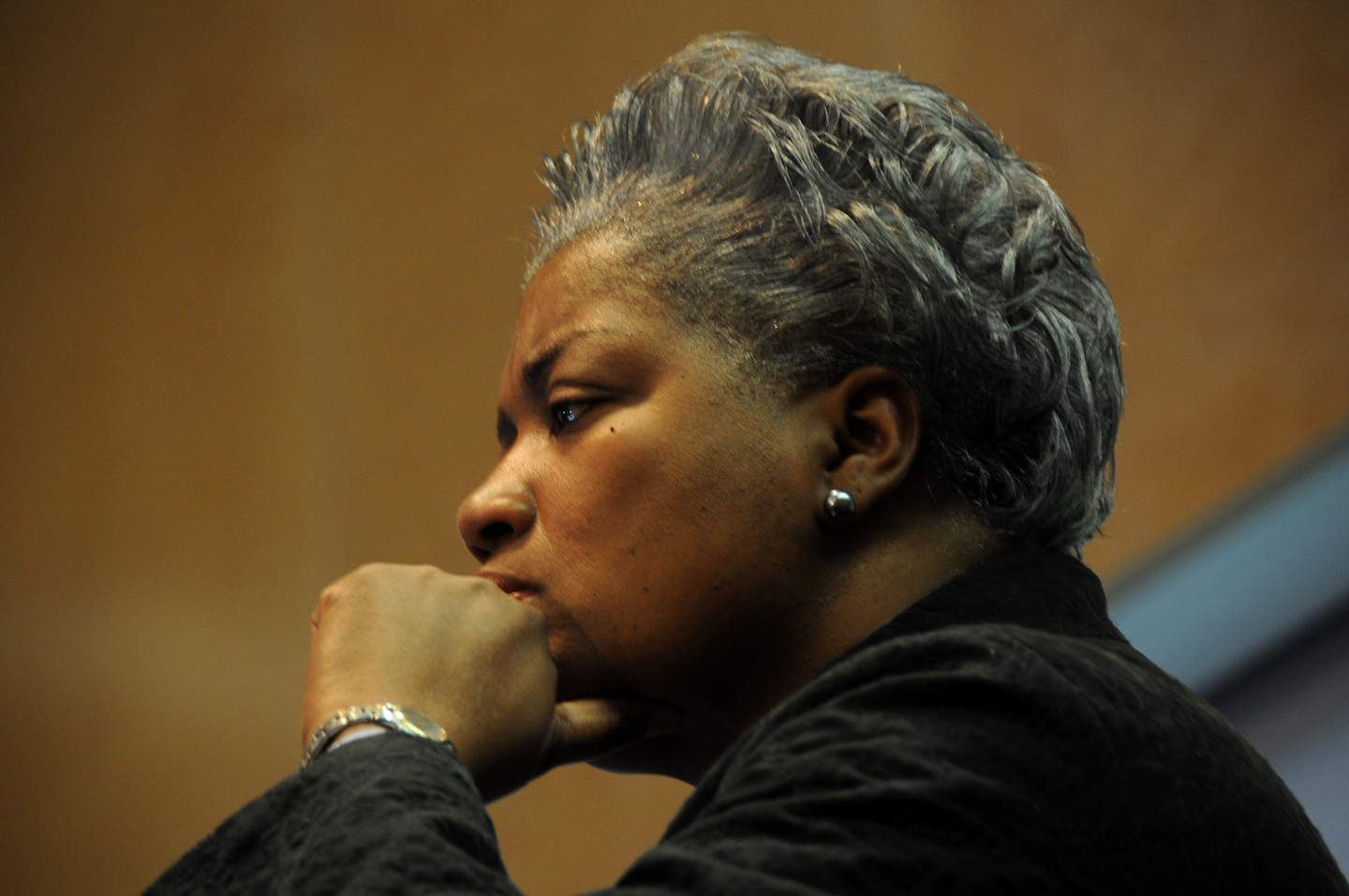 Image: CNN’s Dona Brazile Caught Giving Hillary Debate Questions Beforehand (Video)