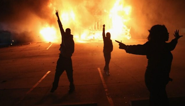 Image: Protesters Tear-Gassed, 102 Arrested, 21 Cops Injured in Black Lives Matter Protests (Video)